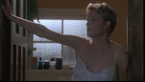 Pic: Teri Polo in The Arrival