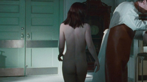 Pic: Christina Ricci in After.Life
