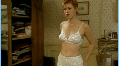 Pic: Molly Ringwald in Enfants de Salaud
