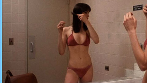 Pic: Tanya Roberts in Fingers