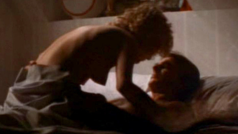 Pic: Meg Ryan in The Presidio