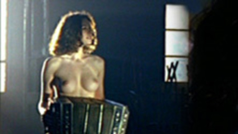 Pic: Aitana Sánchez-Gijón in La puta y la ballena