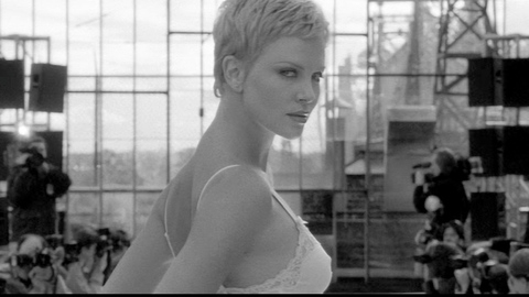 Pic: Charlize Theron in Celebrity