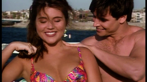 Pic: Tiffani-Amber Thiessen in Saved by the Bell: Hawaiian Style