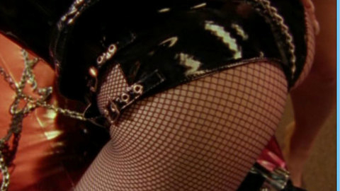 Pic: Jennifer Tilly in Fast Sofa