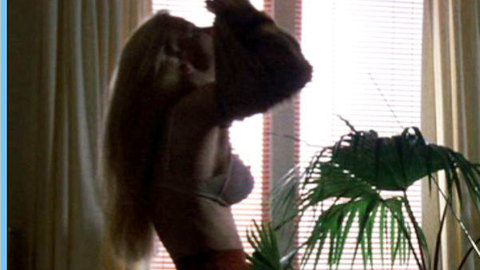 Pic: Shannon Tweed in Of Unknown Origin