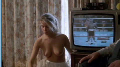 Pic: Emmanuelle Seigner in Détective