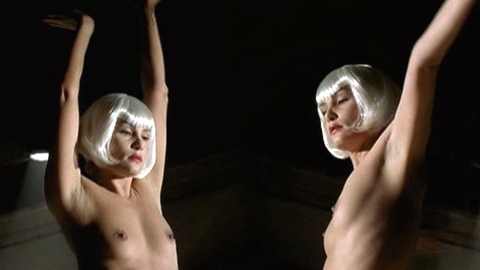 Pic: Emmanuelle Seigner in Corps à corps