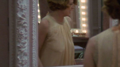 Pic: Maggie Smith in California Suite (1978)