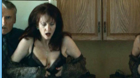 Pic: Lesley Ann Warren in 10th & Wolf