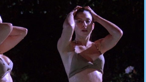 Pic: Kari Wuhrer in Final Examination