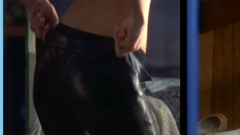 Pic: Sarah Michelle Gellar in Suburban Girl (2007)