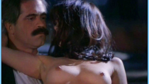 Pic: Roxana Zal in Strip 'n Run