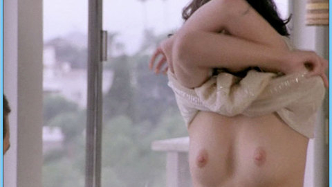 Pic: Ione Skye in Mascara