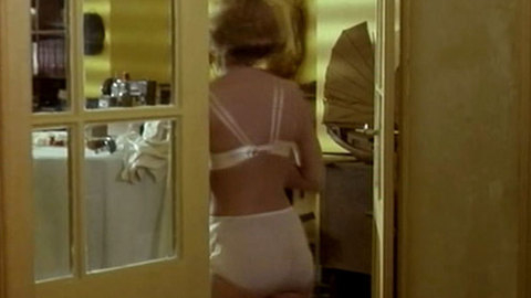 Pic: Kristin Scott Thomas in Le bal du gouverneur (1990)