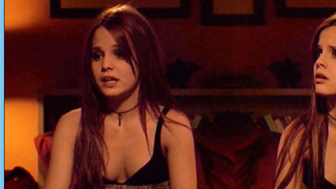 Pic: Mena Suvari in Loser (2000)