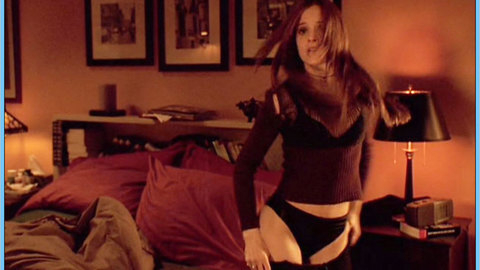 Pic: Mena Suvari in Loser