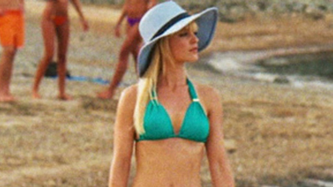 Pic: Mena Suvari in American Reunion