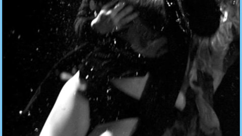 Pic: Vanessa Paradis in Girl on the Bridge (1999)