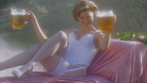 Pic: Julie Bowen in Happy Gilmore