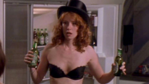 Pic: Alicia Witt in Two Weeks Notice