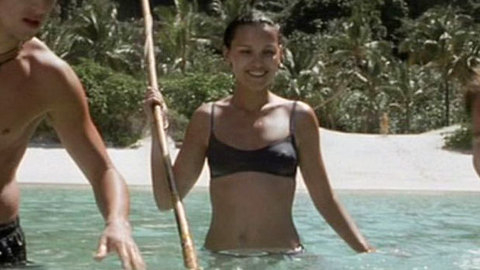 Pic: Virginie Ledoyen in The Beach (2000)