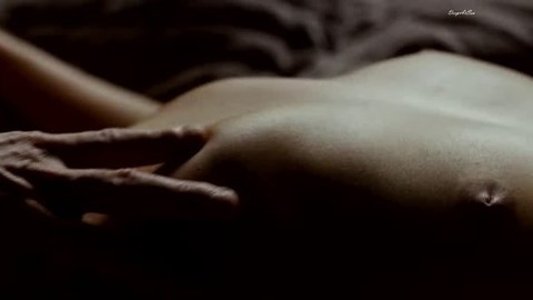 Pic: Virginie Ledoyen in Mes amis, mes amours