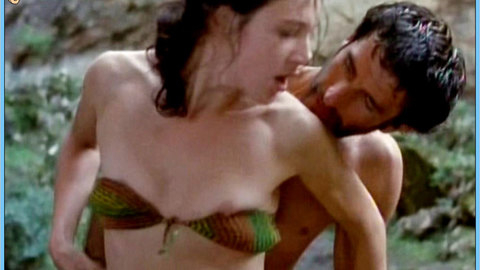 Pic: Caroline Ducey in Ballo a tre passi