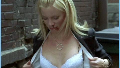 Pic: Amy Smart in Smith