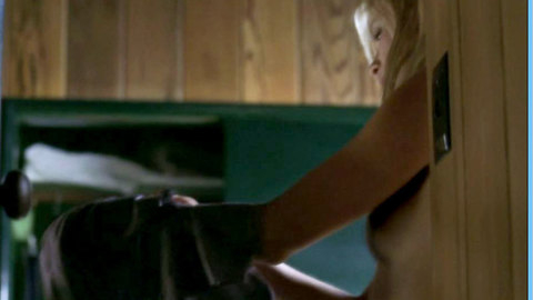 Pic: Amy Smart in Smith