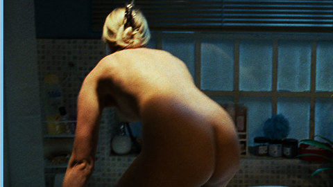 Pic: Amy Smart in Mirrors