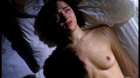 Pic: Amanda Ryan in The Hunger