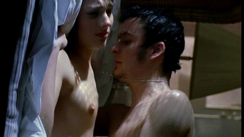 Pic: Amanda Ryan in The Hunger