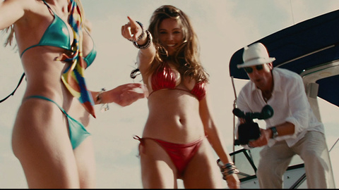 Pic: Kelly Brook in Piranha 3D