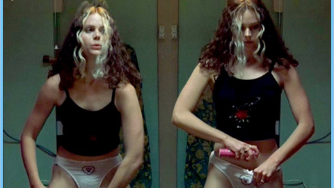 Pic: Sophie Lee in Holy Smoke (1999)