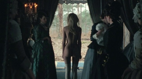 Pic: Kirsten Dunst in Marie Antoinette