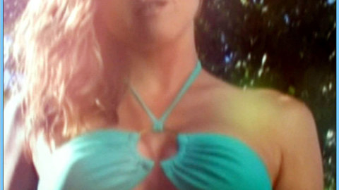 Pic: Kathleen Robertson in Medium