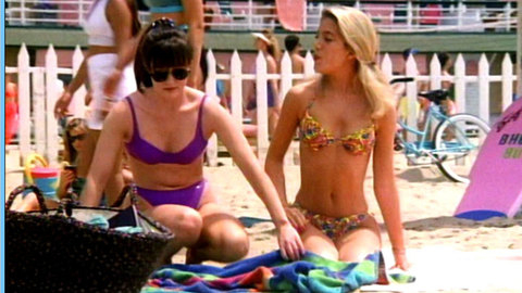 Pic: Tori Spelling in Beverly Hills, 90210