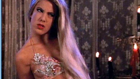 Pic: Tori Spelling in Beverly Hills, 90210