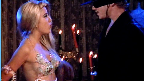 Pic: Tori Spelling in Beverly Hills, 90210