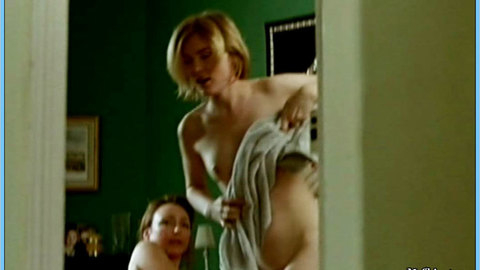 Pic: Isabelle Carr in Eros thérapie