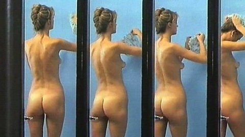 Pic: Dalila Di Lazzaro in Il gatto