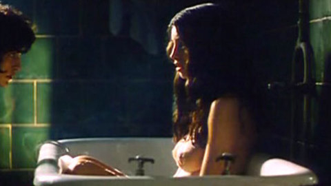 Pic: Ana Alvarez in La madre muerta