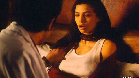 Pic: Ana Alvarez in La madre muerta