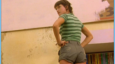 Pic: Emma de Caunes in Sans plomb