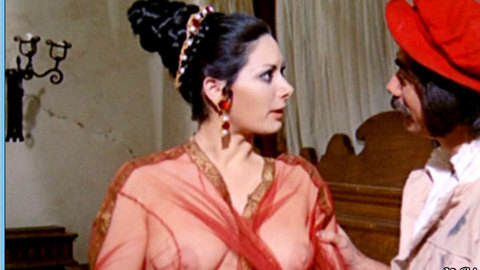 Pic: Edwige Fenech in La bella Antonia, prima Monica e poi Dimonia