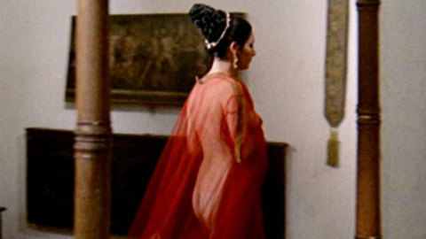 Pic: Edwige Fenech in La bella Antonia, prima Monica e poi Dimonia