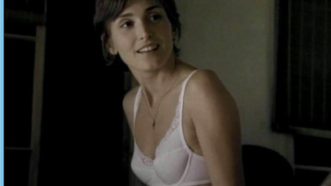 Pic: Julie Gayet in Clara et moi