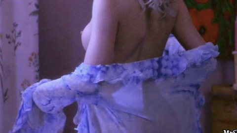 Pic: Valeria Marini in Corazón de bombón