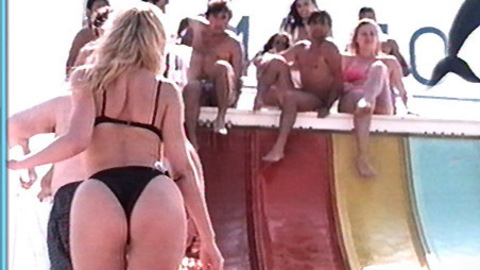 Pic: Valeria Marini in Bámbola
